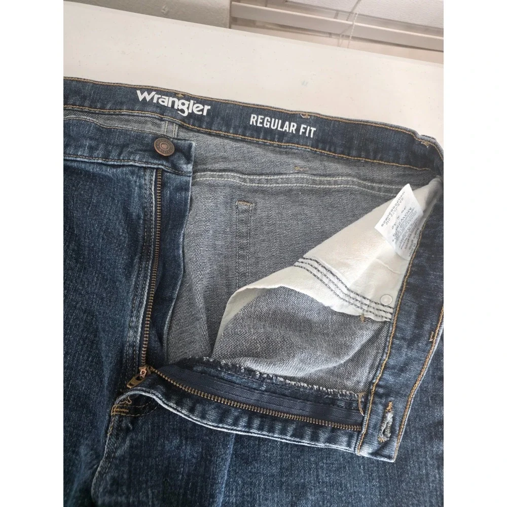 Wrangler Jeans‎ Mens 38x32 Blue Regular Fit Straight Leg Blue Denim
